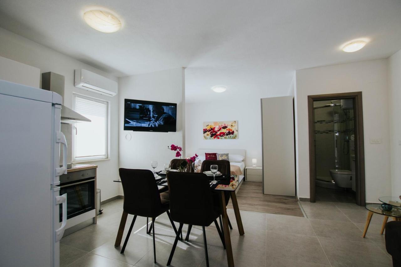 Blaise Apartment Трогир Екстериор снимка